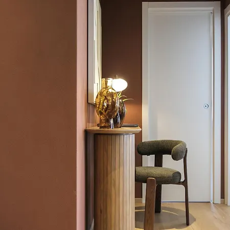 Prestige Main - Just 30 Seconds Walk To Bernina Express Appartamento *