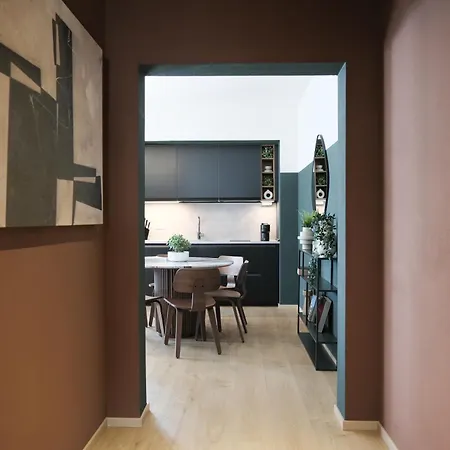Prestige Main - Just 30 Seconds Walk To Bernina Express Appartamento *